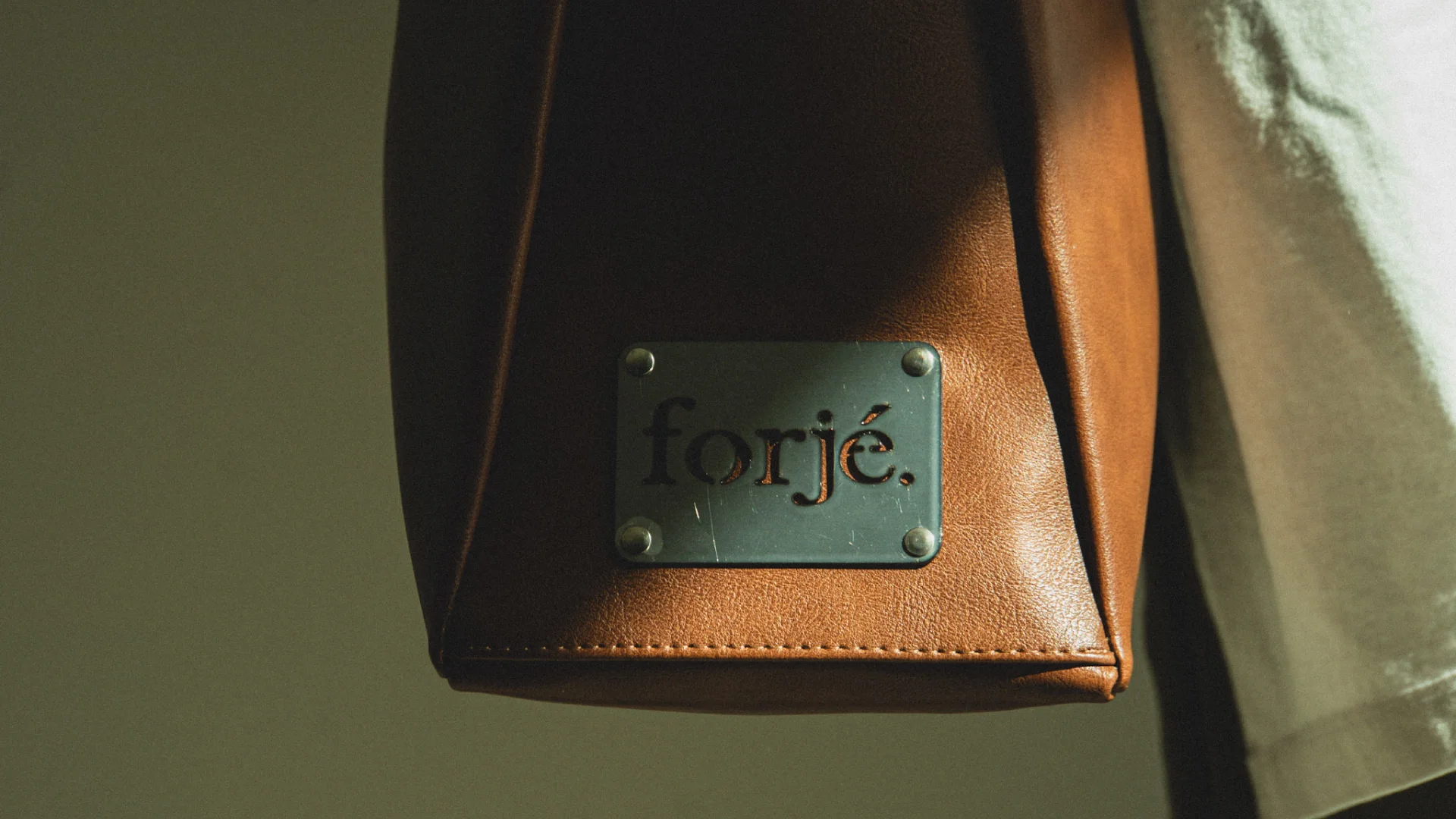 Forjé Bags — aplicación del sistema visual, vista 3.