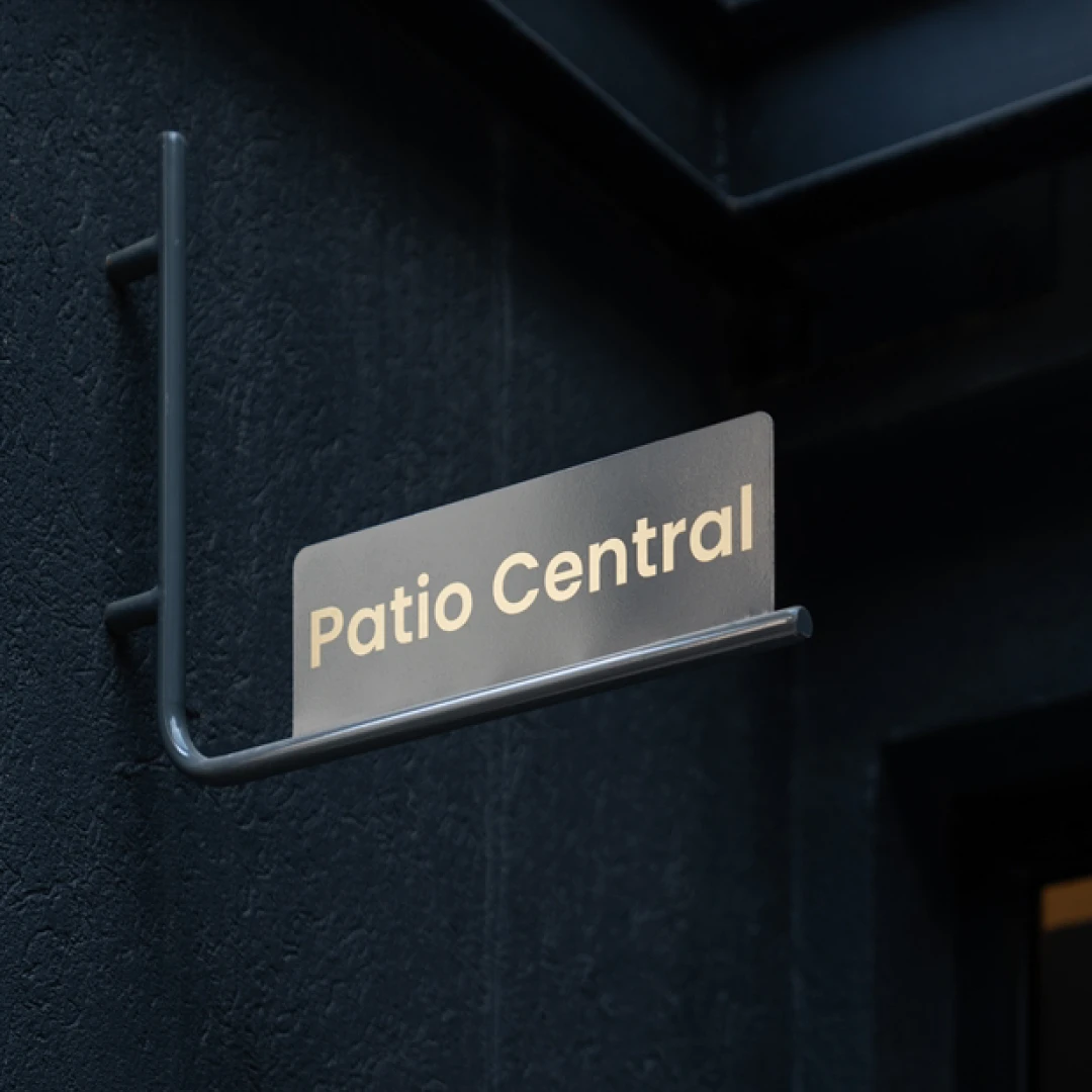 Puro Cerro — señalética.